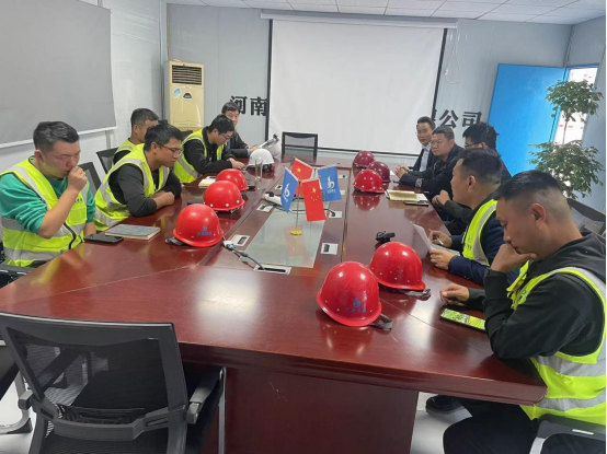 以演促練，防患未“燃”—苑陵西路小學(xué)項(xiàng)目部開展消防安全應(yīng)急演練!