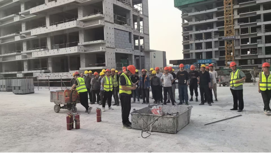 筑牢安全生產防線，興港·璽園項目開展消防演練！